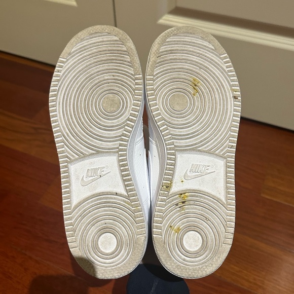 White Nike Women's Court Vision Sneaker Size 7 - Picture 6 of 10